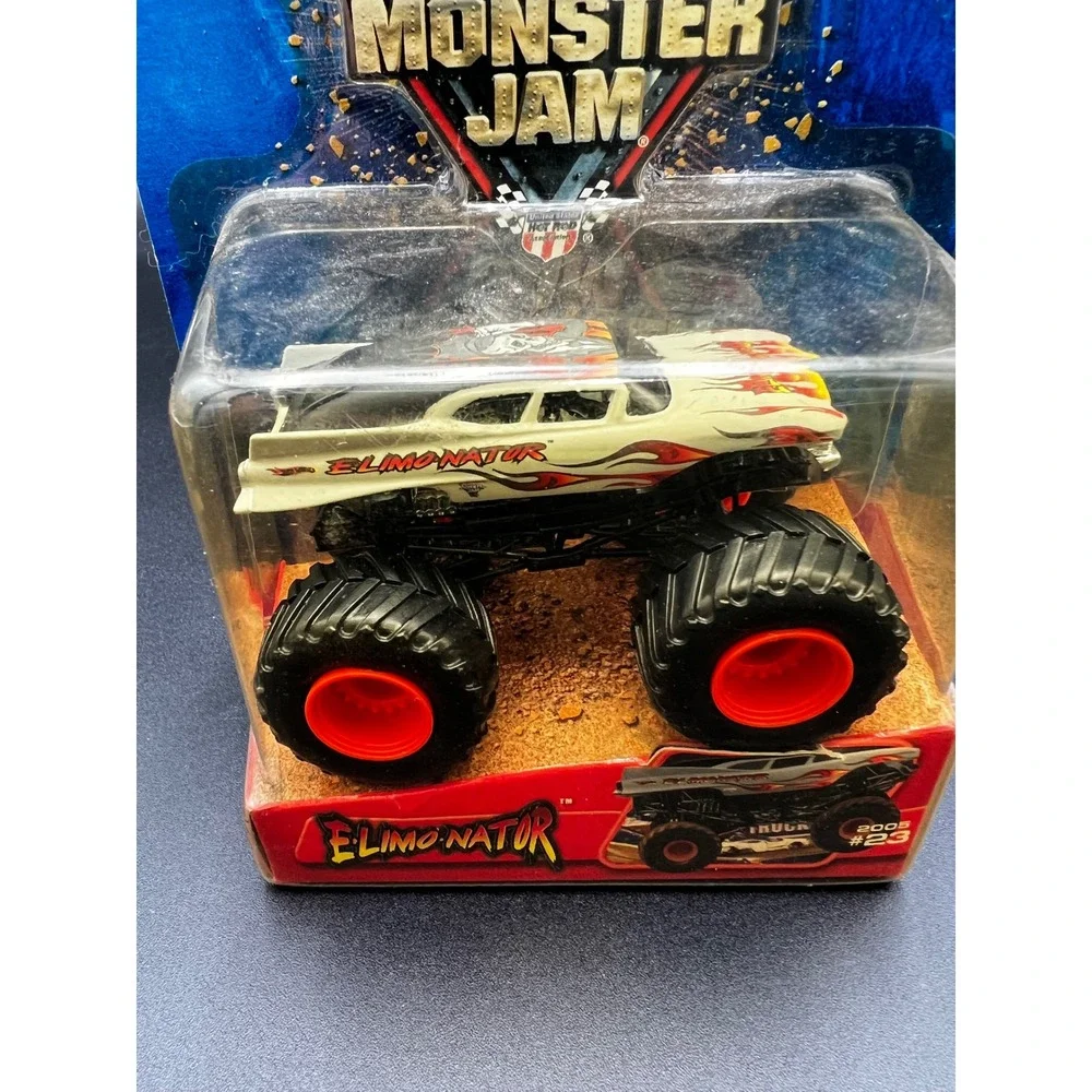Hot Wheels Monster Jam Dominator 1:64 Die-Cast Monster Truck 2004 Mattel G6946